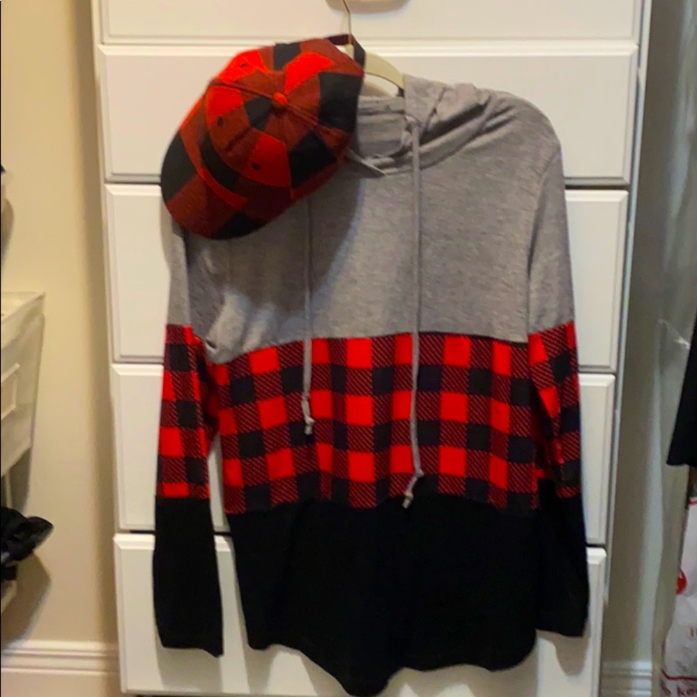 Lightweight hooded Tshirt with matching ball cap.